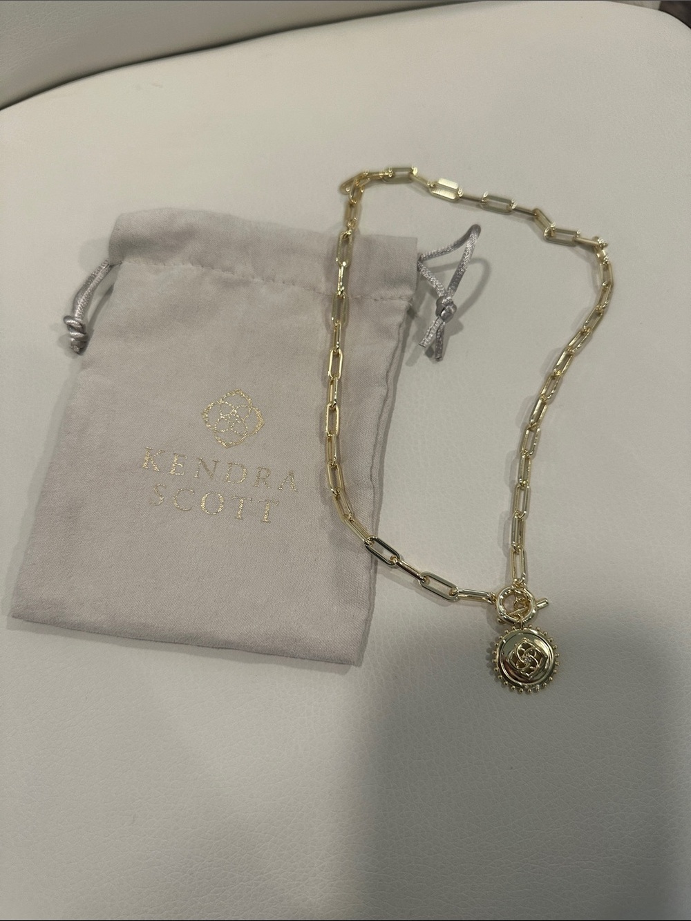 Kendra Scott Gold Link Chain Necklace with Round Decorative Pendant